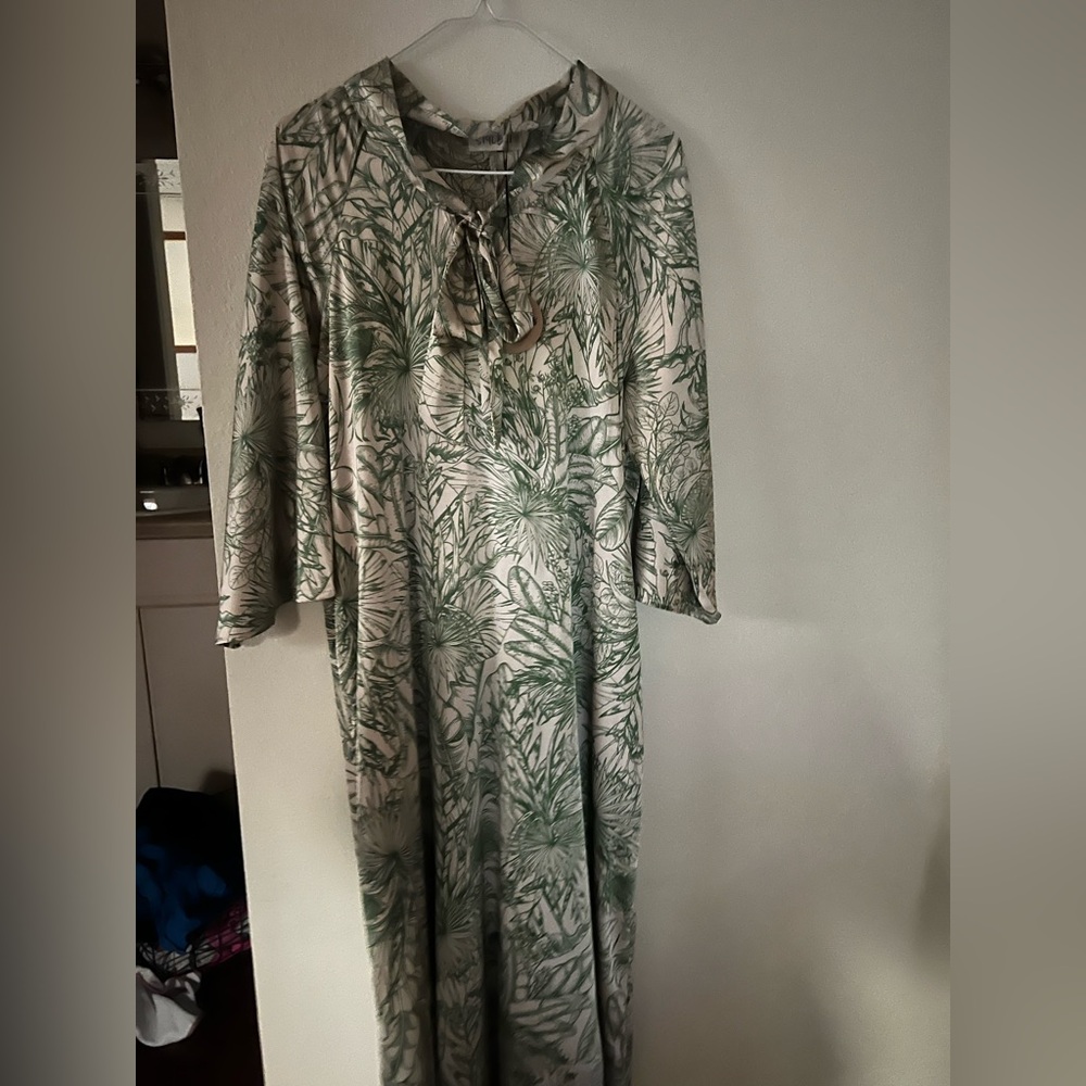 Green Cowl Neck Dolman Sleeve Resort Dress